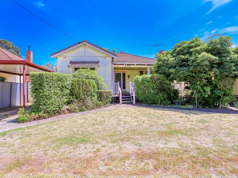 13 Gladstone Crescent, Collie WA 6225