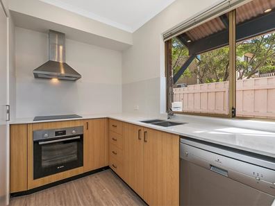 8/58 Kent Street, Rockingham WA 6168