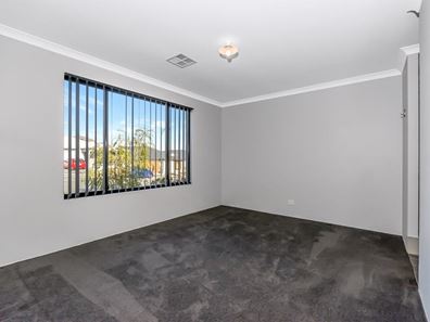1 Claymore Place, Piara Waters WA 6112