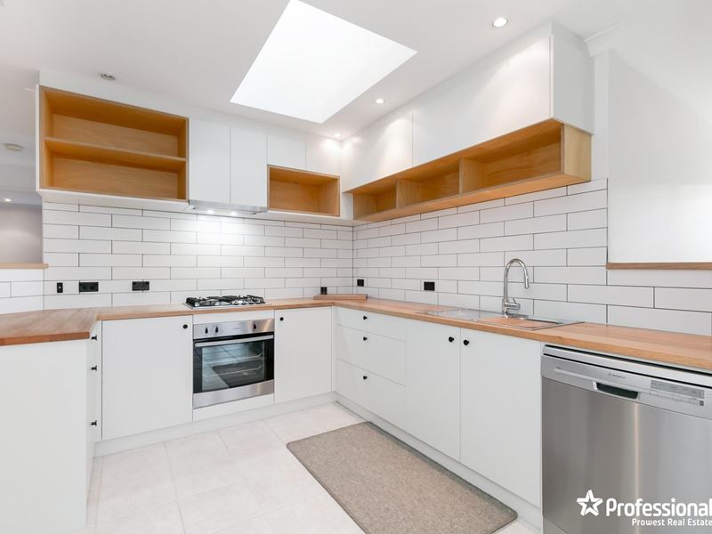 135B Modillion Avenue South, Riverton