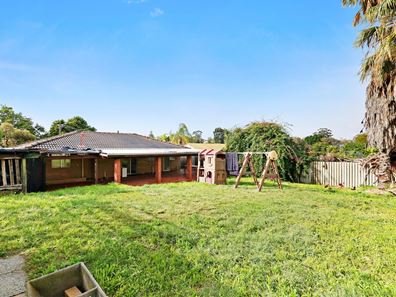 5 Sparkes Court, Girrawheen WA 6064