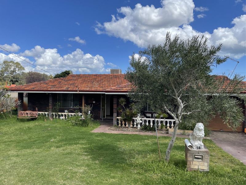 24 Burgland Drive, Girrawheen
