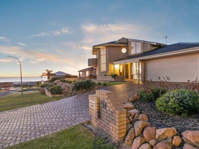 34 Southern Cross Circle, Ocean Reef WA 6027