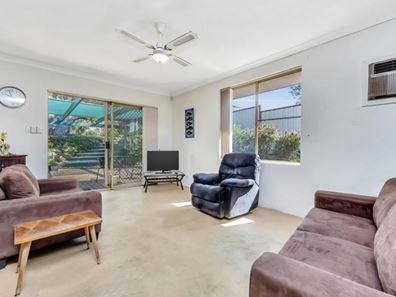6 Newstead Close, Halls Head WA 6210