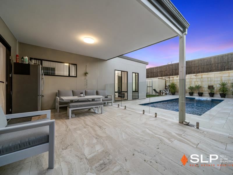 15 Mountain Street, Banksia Grove WA 6031