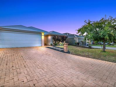 15 Jolley Avenue, Piara Waters WA 6112