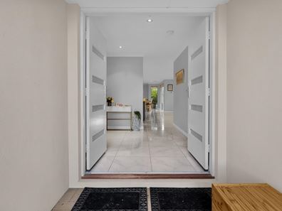 15 Jolley Avenue, Piara Waters WA 6112