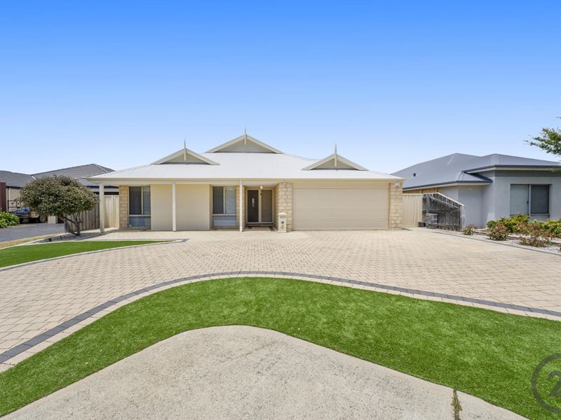 4 Santalum Circus, Halls Head WA 6210