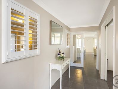 4 Santalum Circus, Halls Head WA 6210