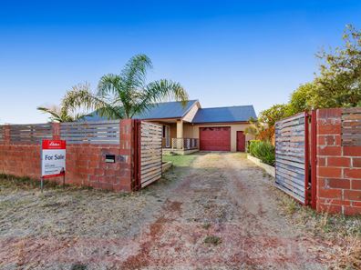 42 ISLAND QUEEN STREET, Withers WA 6230