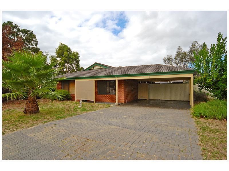 5 Percheron Entrance, Stratton