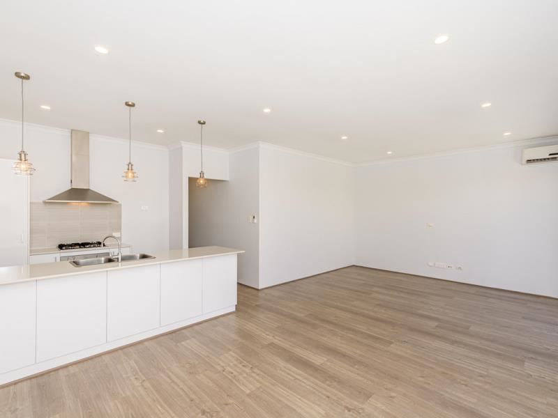 32 Aviator Boulevard, Clarkson WA 6030