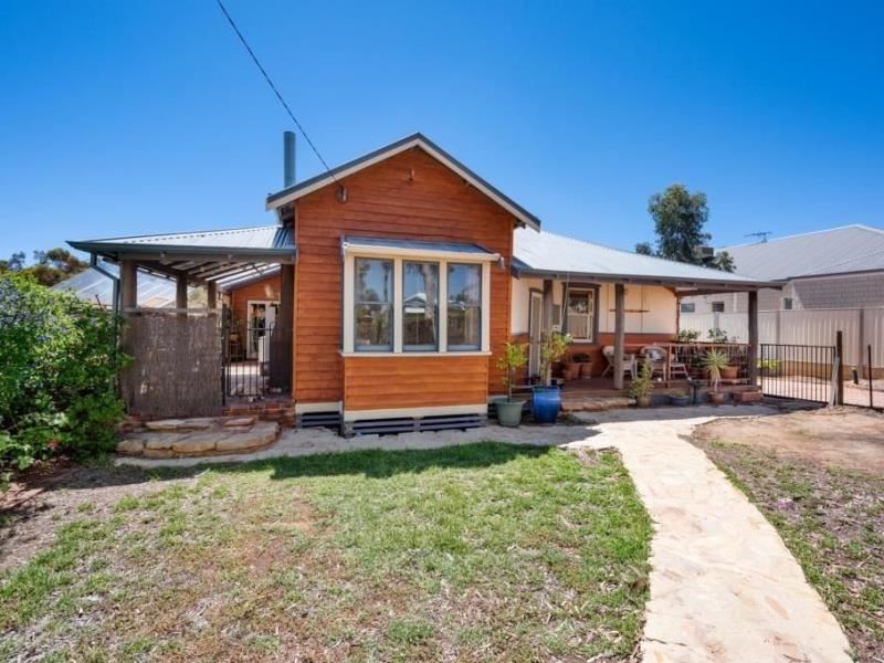 6 Ward Street, Lamington