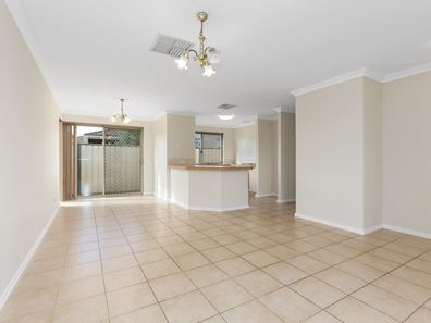 4/4-12 Ayer Road, Queens Park WA 6107