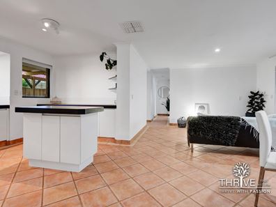 10 Santara Court, Seville Grove WA 6112