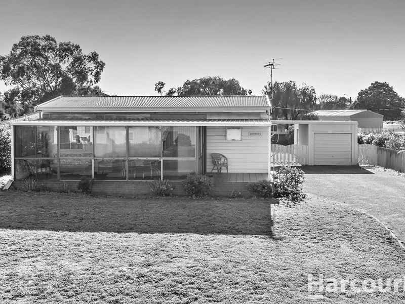 33 Nairn Road, Coodanup