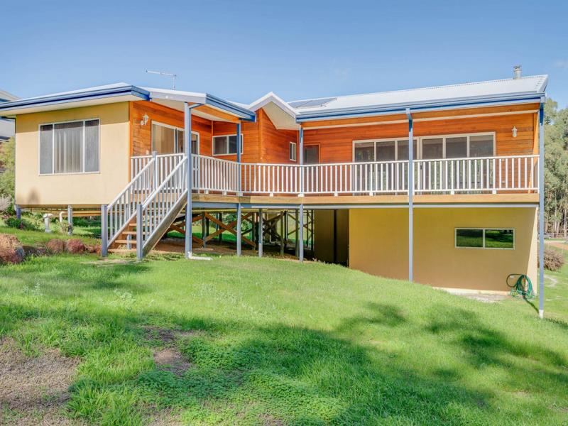 16 Vincent Lookout, Bedfordale