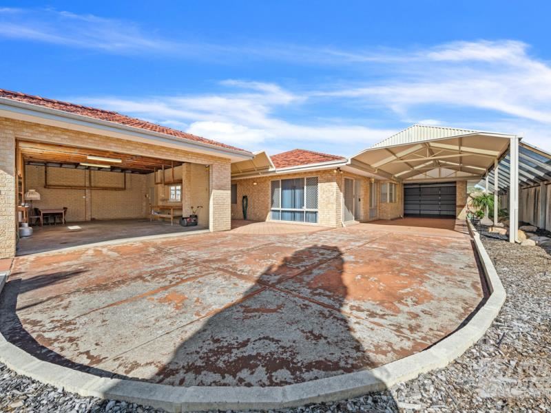 63 Balladong Loop, Carramar