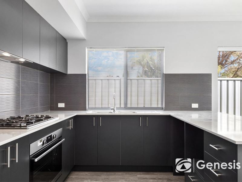 28 Wedgewood Drive, Edgewater