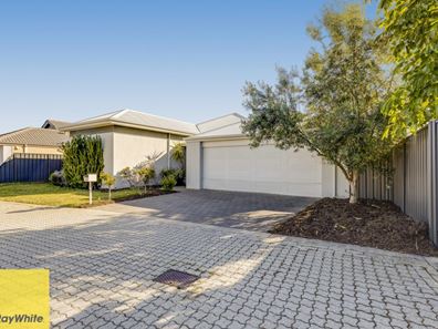 14 Astrolux Court, Banksia Grove WA 6031