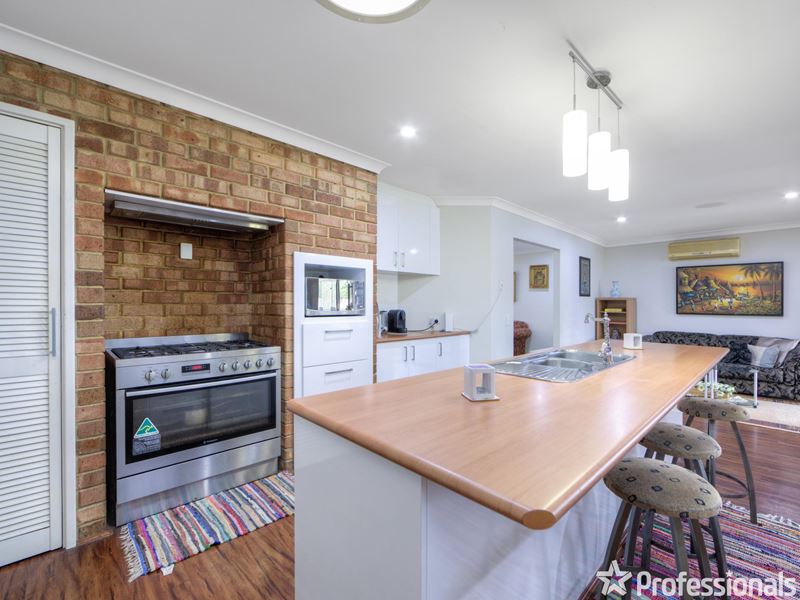 14 Hillside Road, Mount Richon