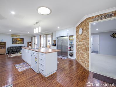 14 Hillside Road, Mount Richon WA 6112