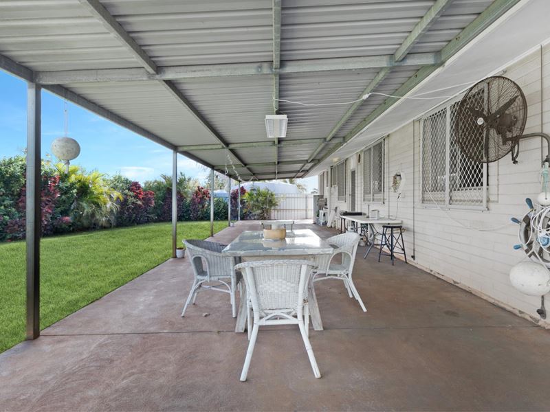 14 Gregory Crescent, Dampier WA 6713