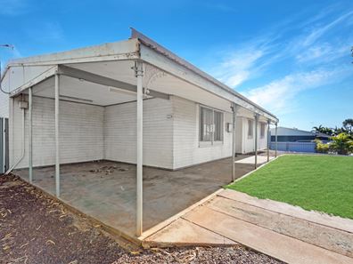 14 Gregory Crescent, Dampier WA 6713