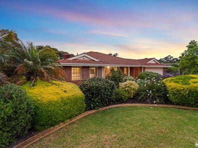 8 Woodcroft Place, Mount Richon WA 6112