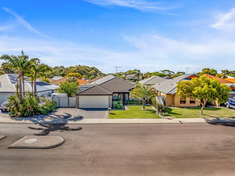 87 Pebble Beach Boulevard, Meadow Springs