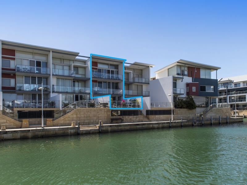 4/4 Torcello Mews, Mandurah