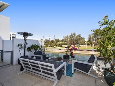 4/4 Torcello Mews, Mandurah WA 6210