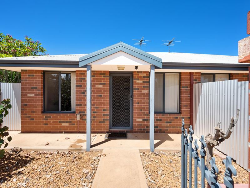2/15 Collins Street, Kalgoorlie