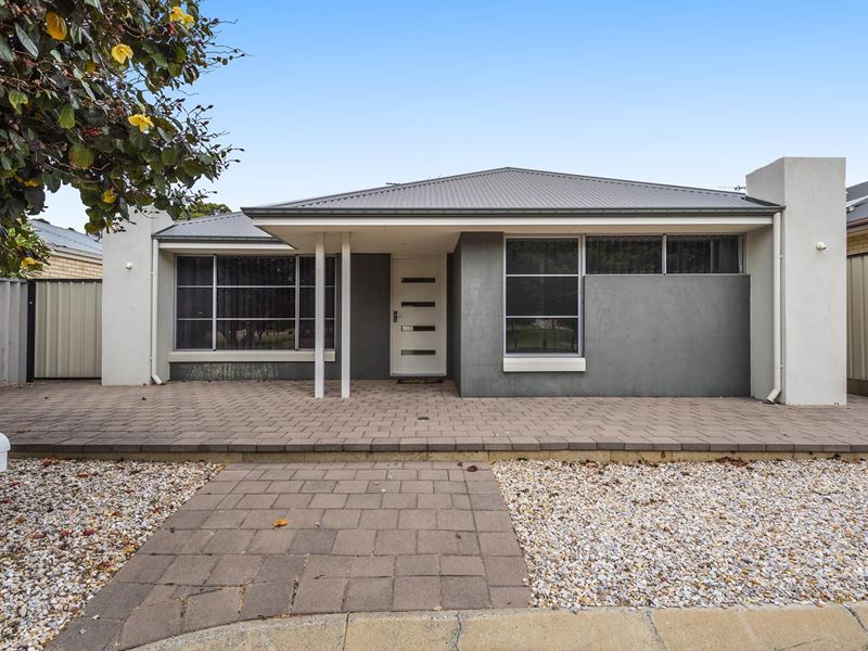 39 Maroubra Parade, Secret Harbour