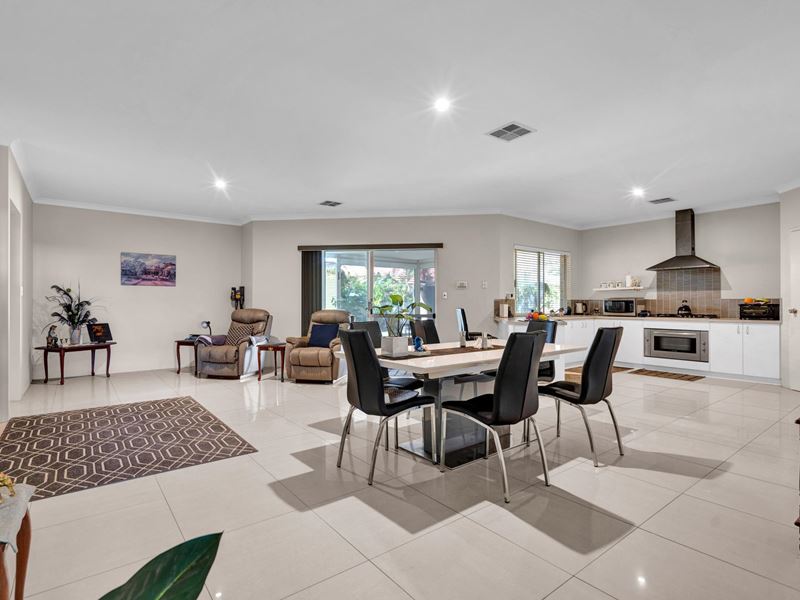 103 Lake Valley Drive, Lakelands