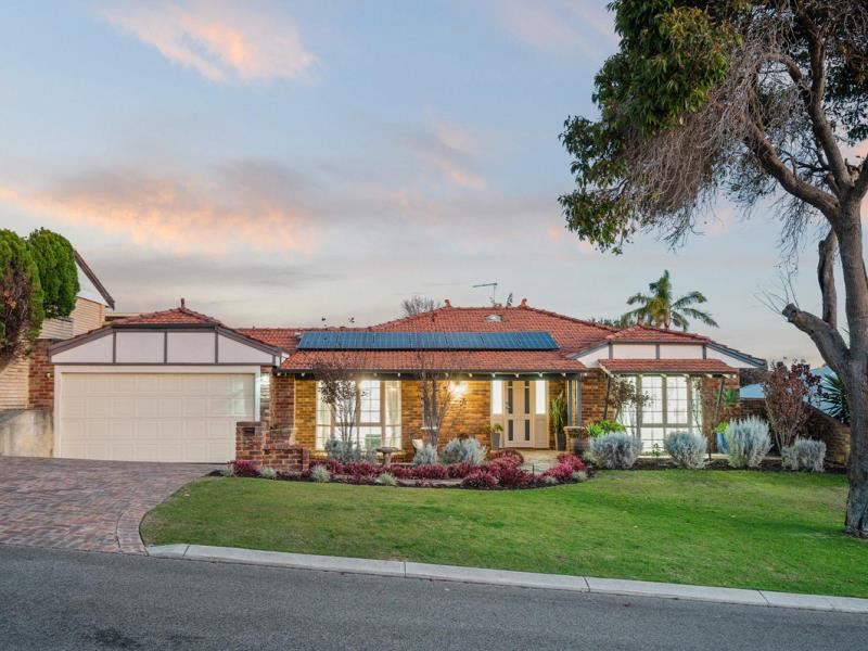 42 Cressbrook Way, Carine