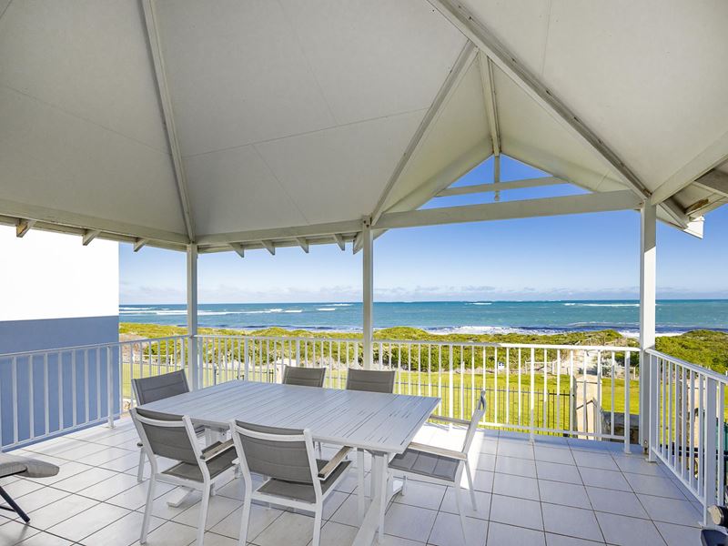 12/2 Robertson Road, Ledge Point