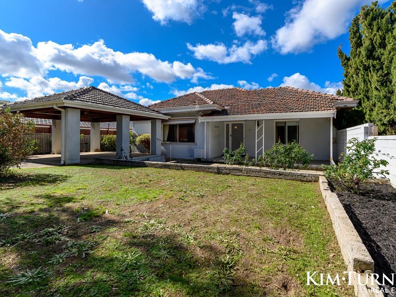 8 McCallum Crescent, Ardross