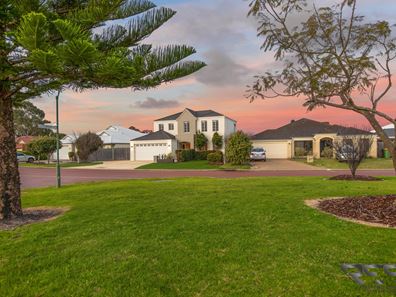 11  Caxton Parkway, Canning Vale WA 6155