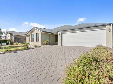 19 Tully Parade, Ellenbrook WA 6069