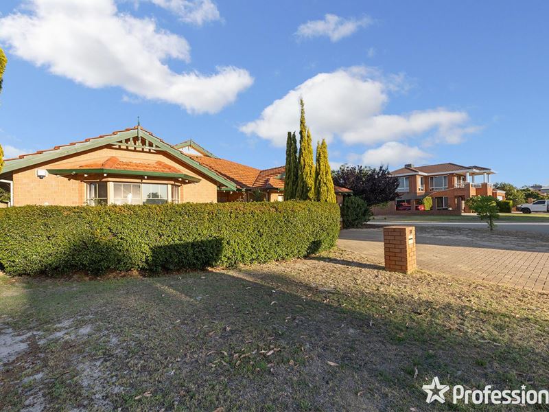 30 Oakhill Drive, Canning Vale WA 6155