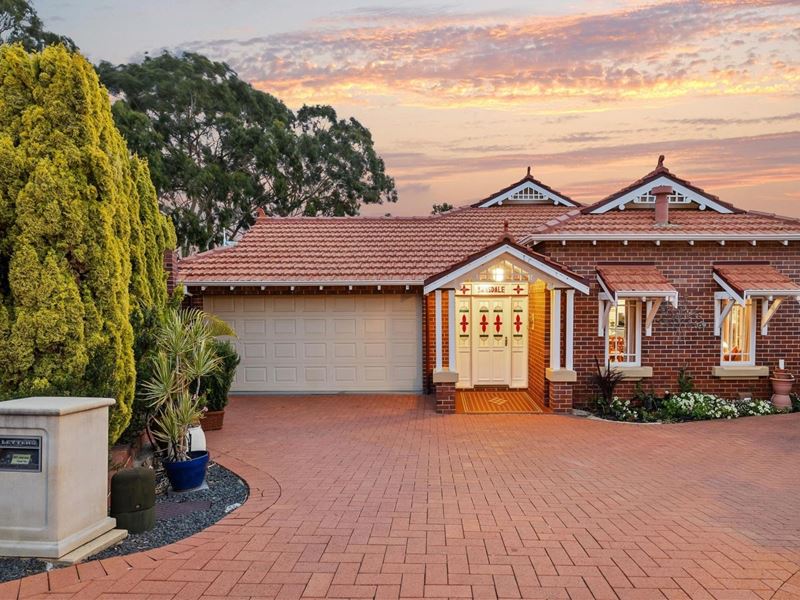 7 Traylen Grove, Mount Claremont