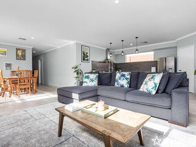 45 Lewisham Vista, Success WA 6164