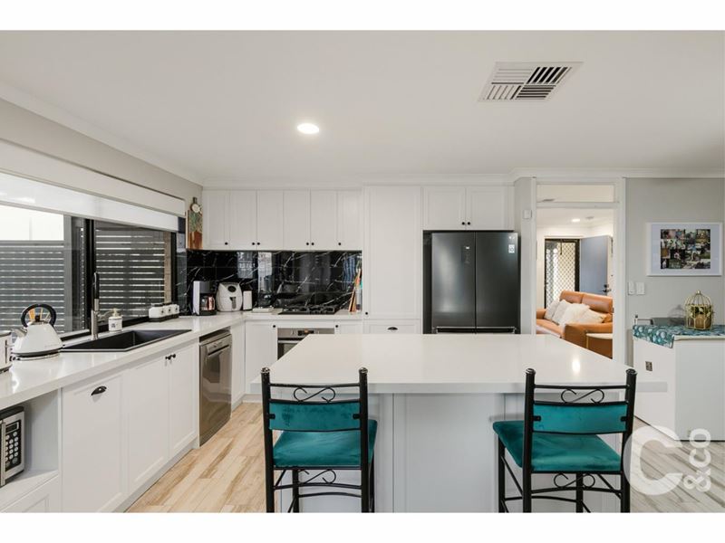 9 Oakfield Gardens, Parmelia