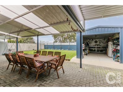 9 Oakfield Gardens, Parmelia WA 6167