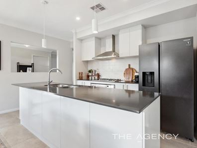 66 Greensand Promenade, Treeby WA 6164