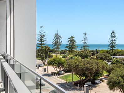 306/15 Freeman Loop, North Fremantle WA 6159