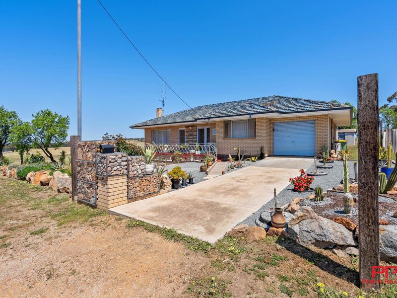 19 Hunt Road, Beverley WA 6304