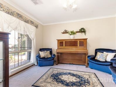 6 Eucumbene Crescent, Joondalup WA 6027