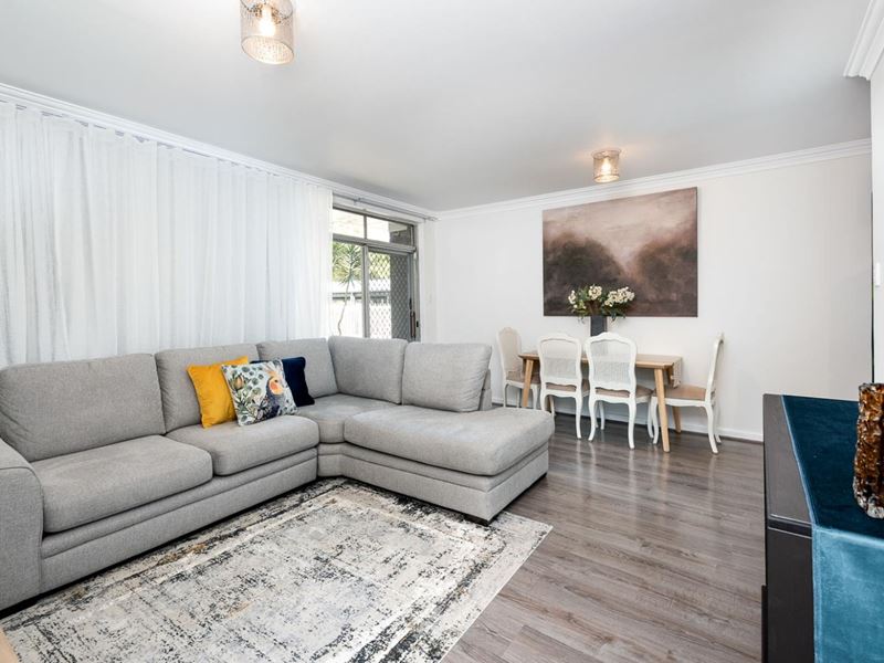 2/298-300 Stirling Street, Perth